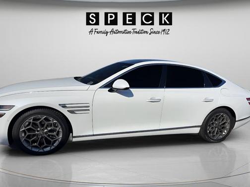 Uyuni White 2022 Genesis G80 2.5T