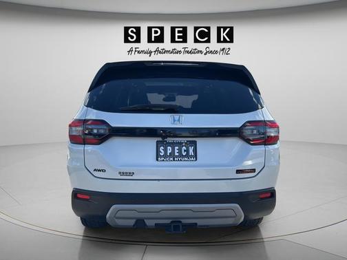 Platinum White Pearl 2023 Honda Pilot TrailSport