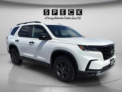 Platinum White Pearl 2023 Honda Pilot TrailSport