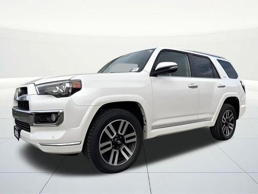 Super White 2018 Toyota 4Runner SR5