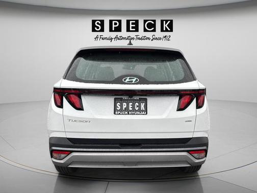 White Pearl 2025 Hyundai TUCSON SE