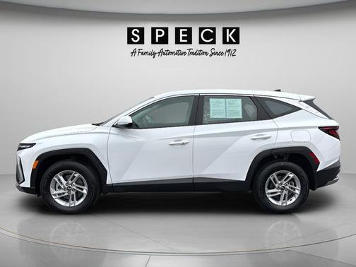 White Pearl 2025 Hyundai TUCSON SE