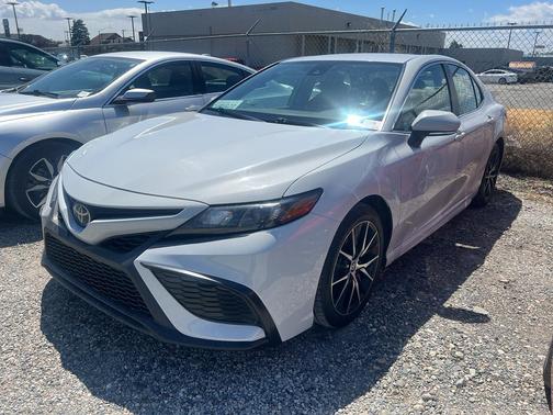 Ice Edge 2023 Toyota Camry SE