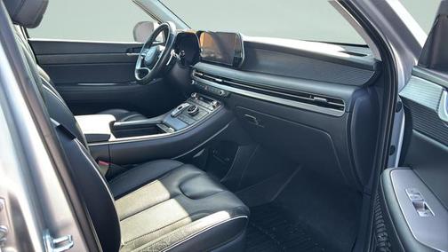 Silver 2023 Hyundai PALISADE Limited