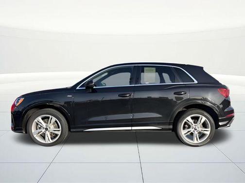 2022 Audi Q3 45 S line Premium