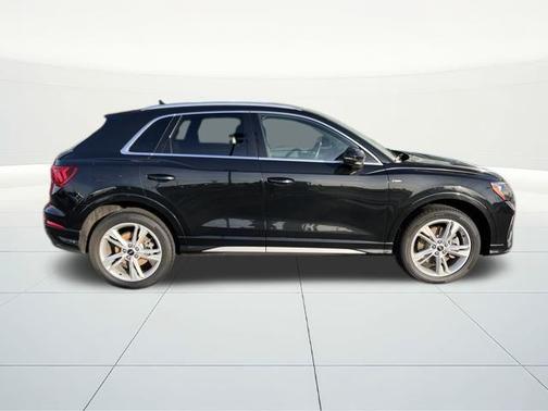 2022 Audi Q3 45 S line Premium