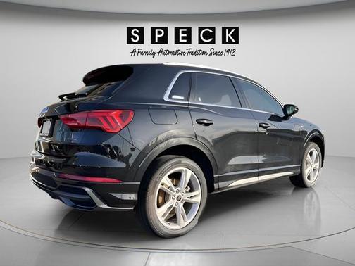 Mythos Black Metallic 2022 Audi Q3 45 S line Premium