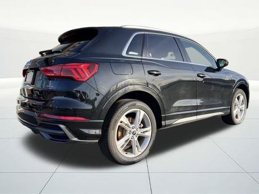 2022 Audi Q3 45 S line Premium