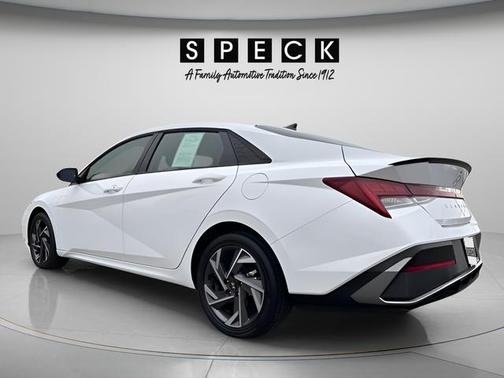 2025 Hyundai ELANTRA HEV SEL