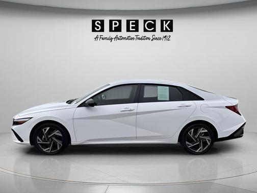 2025 Hyundai ELANTRA HEV SEL