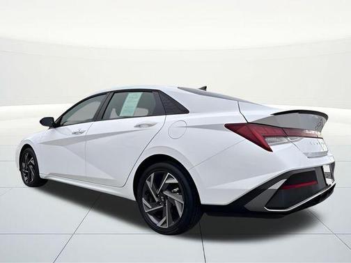 2025 Hyundai ELANTRA HEV SEL