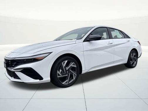2025 Hyundai ELANTRA HEV SEL