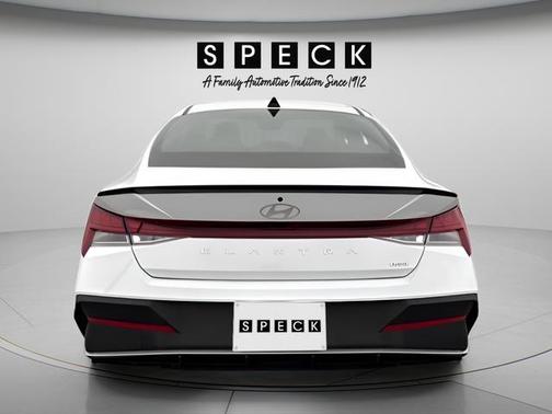 2025 Hyundai ELANTRA HEV SEL