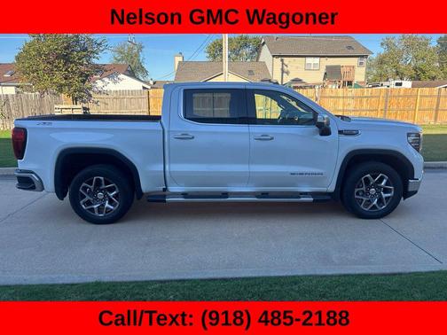 White Frost Tricoat 2024 GMC Sierra 1500 SLT