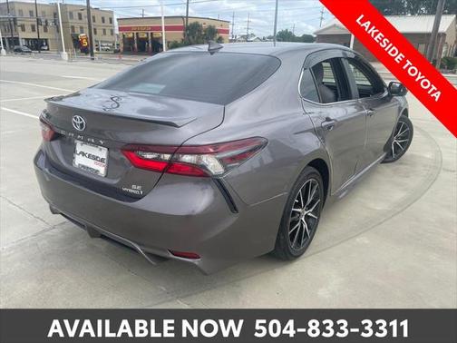 2024 Toyota Camry Hybrid SE