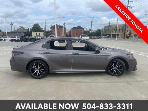 2024 Toyota Camry Hybrid SE