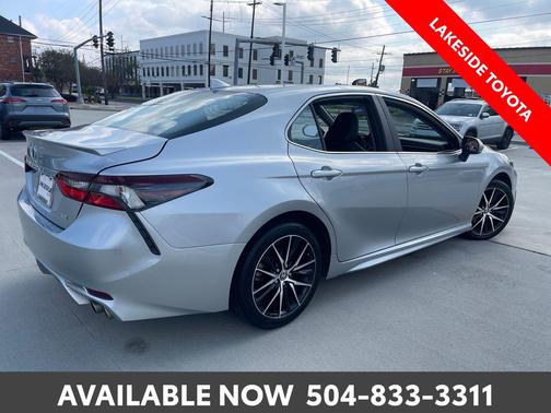 2023 Toyota Camry SE