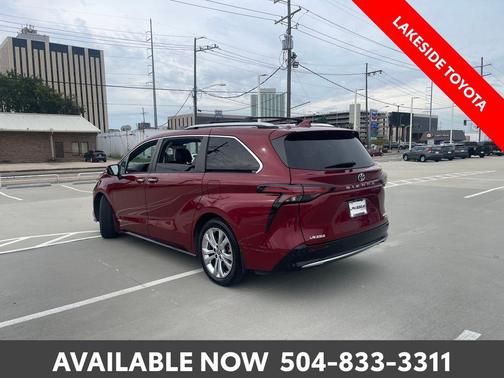 2021 Toyota Sienna Platinum 7 Passenger