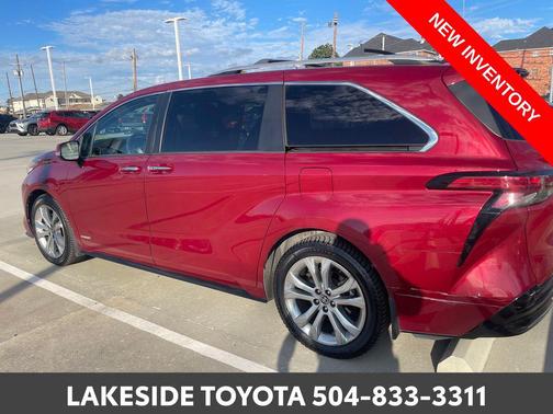 2021 Toyota Sienna Platinum 7 Passenger