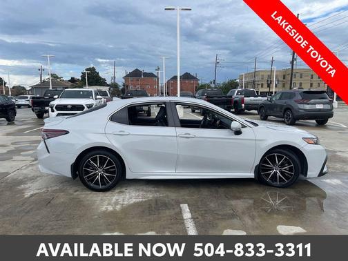 2022 Toyota Camry SE