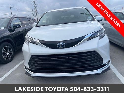 2022 Toyota Sienna XLE