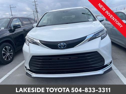 2022 Toyota Sienna XLE