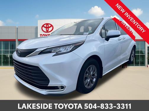 2022 Toyota Sienna XLE