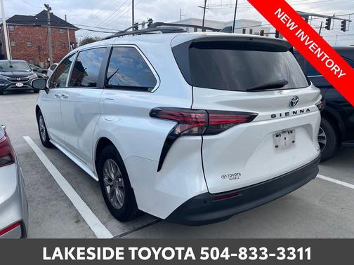 2022 Toyota Sienna XLE