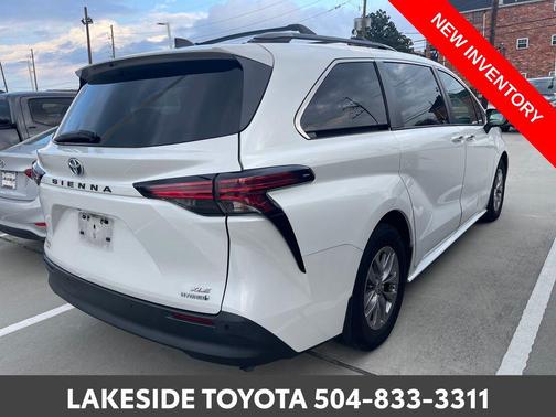 2022 Toyota Sienna XLE
