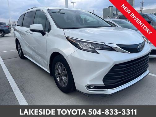 2022 Toyota Sienna XLE