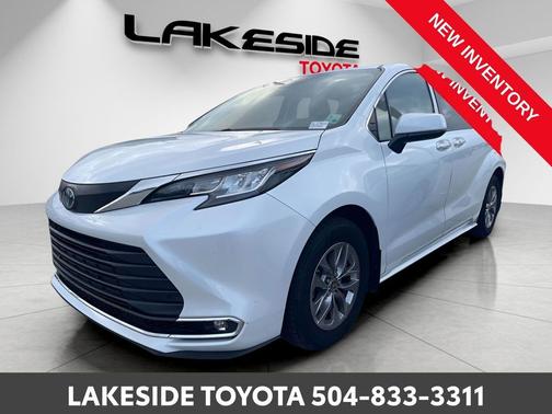 2022 Toyota Sienna XLE