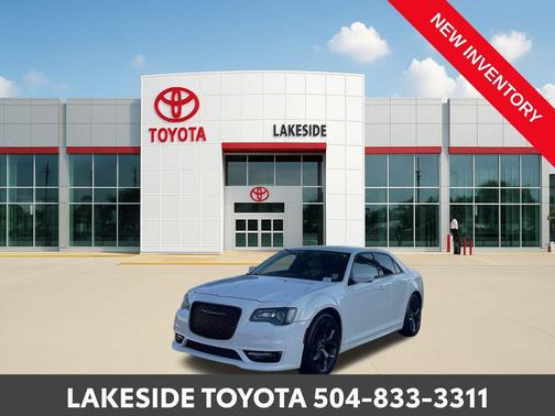 2021 Chrysler 300 Touring