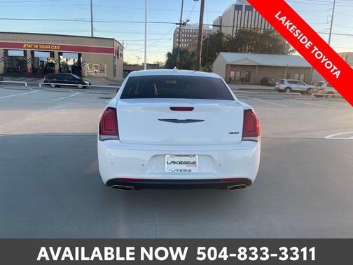 2021 Chrysler 300 Touring