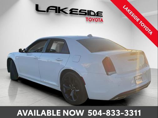 2021 Chrysler 300 Touring