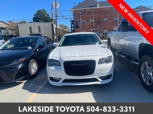 2021 Chrysler 300 Touring