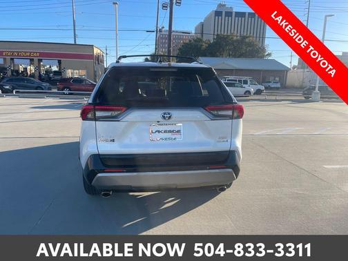 2023 Toyota RAV4 Hybrid SE