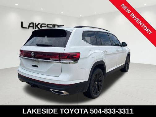 Pure White 2024 Volkswagen Atlas 2.0T SE w/Technology