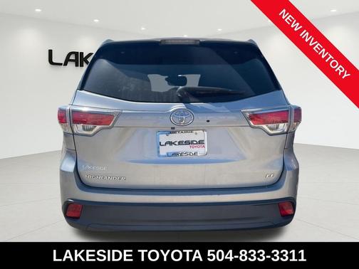 Silver Sky Metallic 2016 Toyota Highlander LE Plus