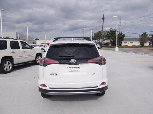 2018 Toyota RAV4 SE