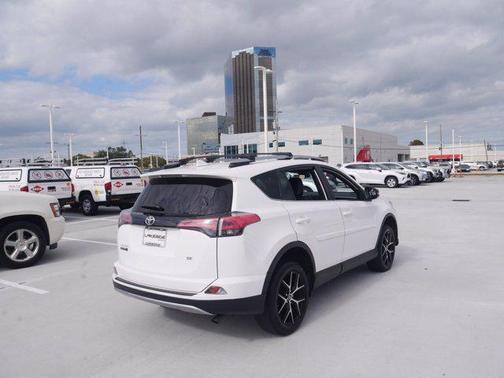 2018 Toyota RAV4 SE