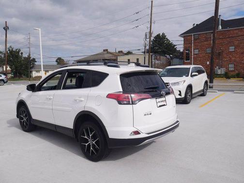 2018 Toyota RAV4 SE