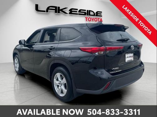Midnight Black Metallic 2023 Toyota Highlander LE