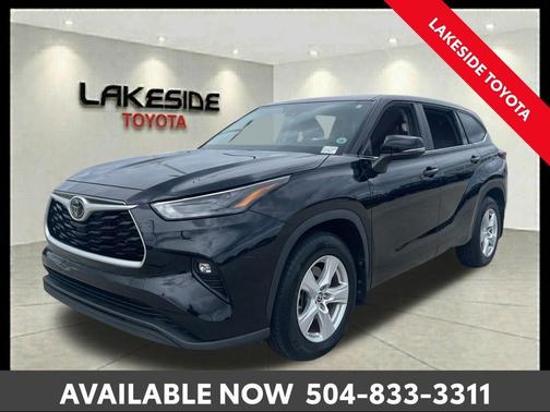 Midnight Black Metallic 2023 Toyota Highlander LE