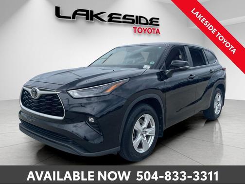 Midnight Black Metallic 2023 Toyota Highlander LE