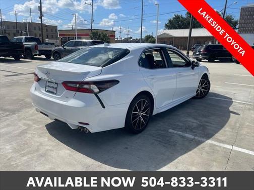 2022 Toyota Camry SE