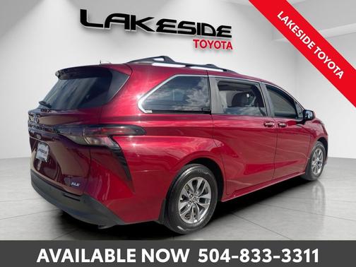 2025 Toyota Sienna XLE