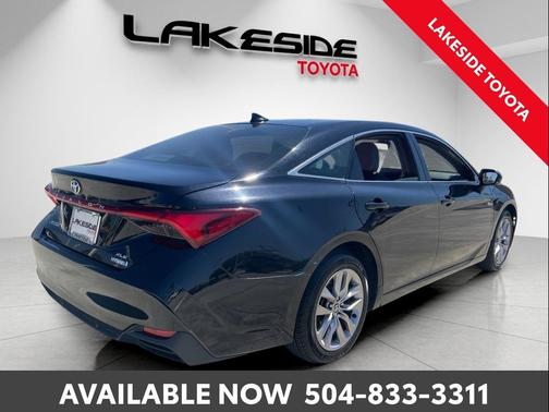 2021 Toyota Avalon Hybrid XLE Plus