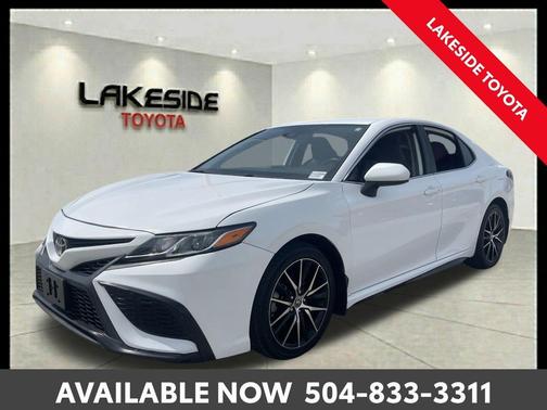 Super White 2021 Toyota Camry SE