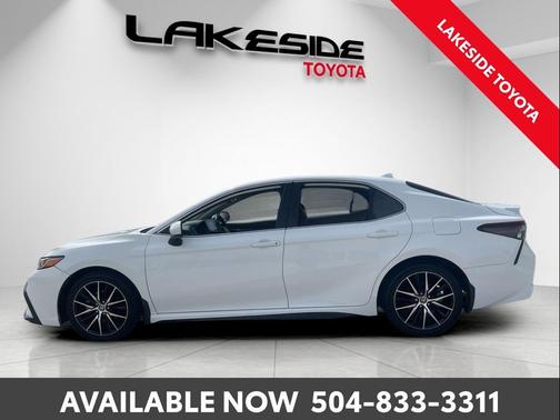 Super White 2021 Toyota Camry SE