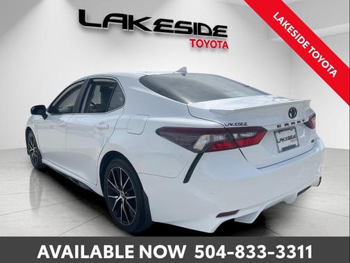 Super White 2021 Toyota Camry SE